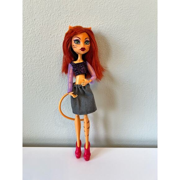 Monster High Doll Coffin Bean Toralei Stripe - Picture 2 of 7